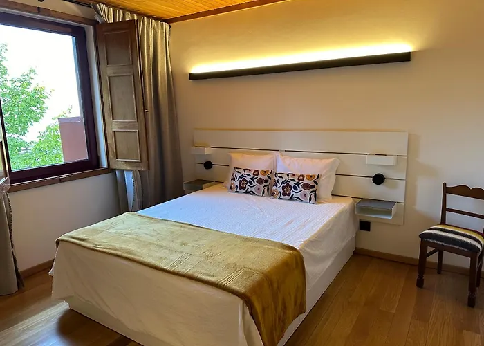 Golden Mountain, Nature House
