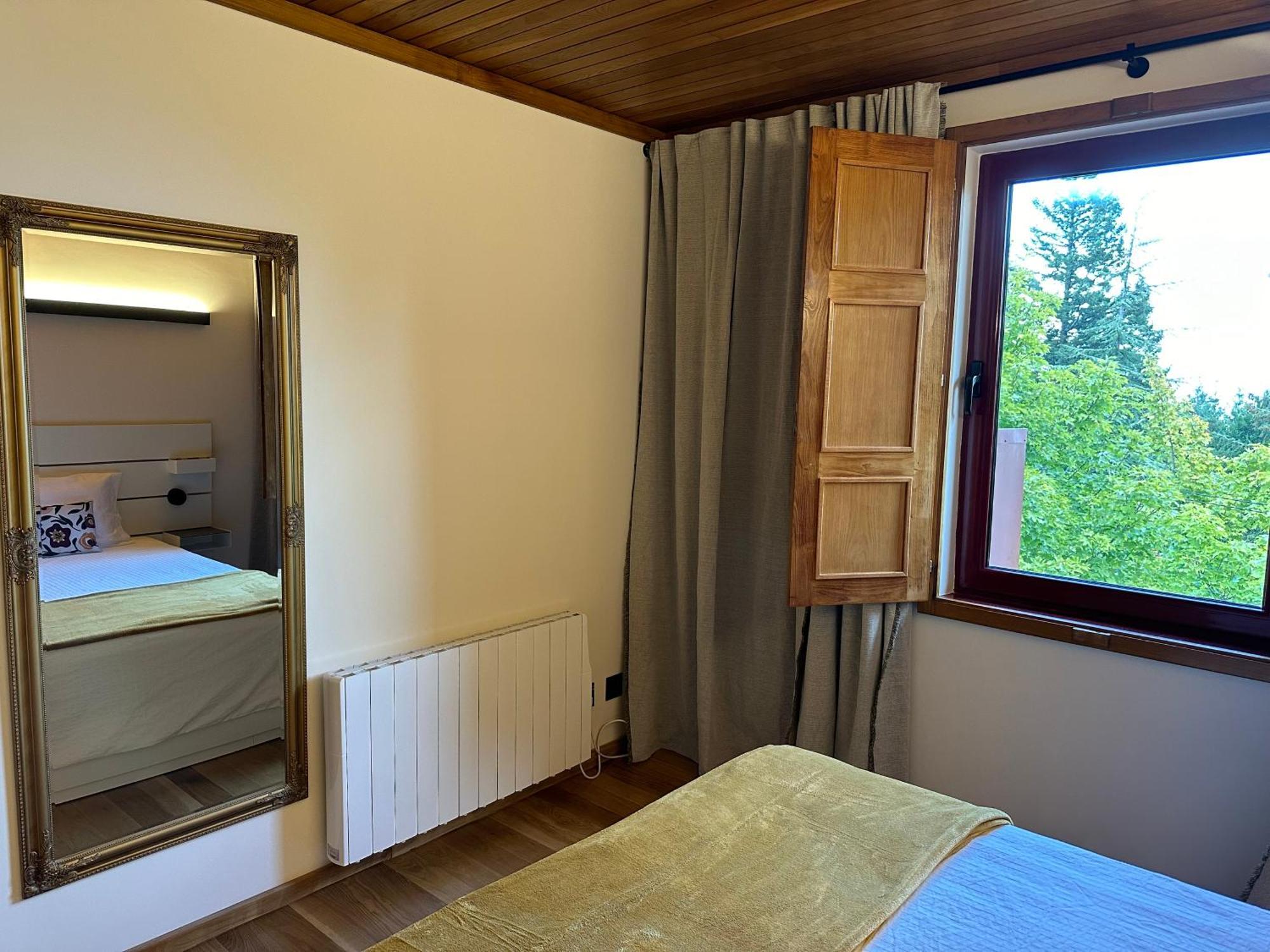 Golden Mountain, Nature House