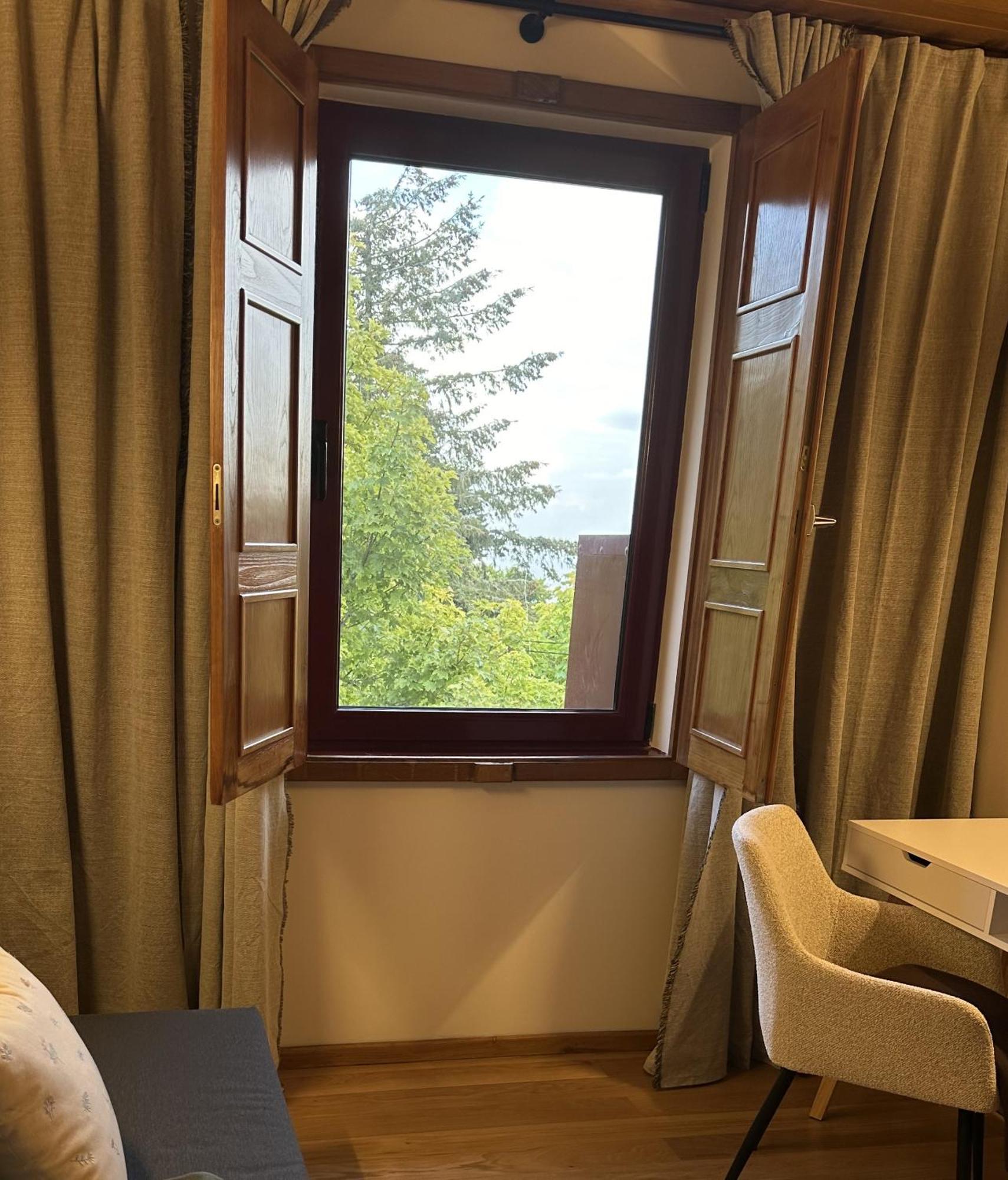 Golden Mountain, Nature House Manteigas